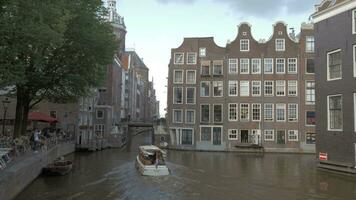 Amsterdam tafereel met het zeilen boten video