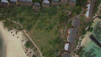 aérien vue de côte ligne et hôtels district de maurice île video