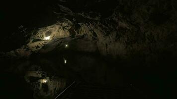 Karst Höhle Wasser Tour im trang ein, Vietnam video