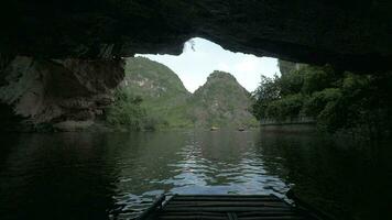 Ha lange Bucht Boot Tour im Vietnam video