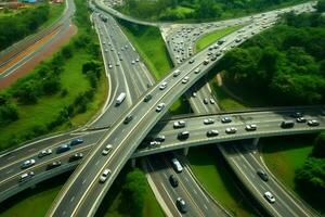 aéreo ver de autopista con carros Moviente en la carretera a puesta de sol. foto