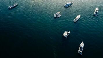 barcos en agua paisaje ver aéreo foto