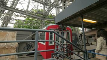 dans vienne, L'Autriche qui passe le cabine de le ferris roue video