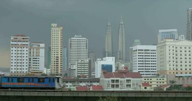 ovan jord tåg i kuala lumpur, malaysia video