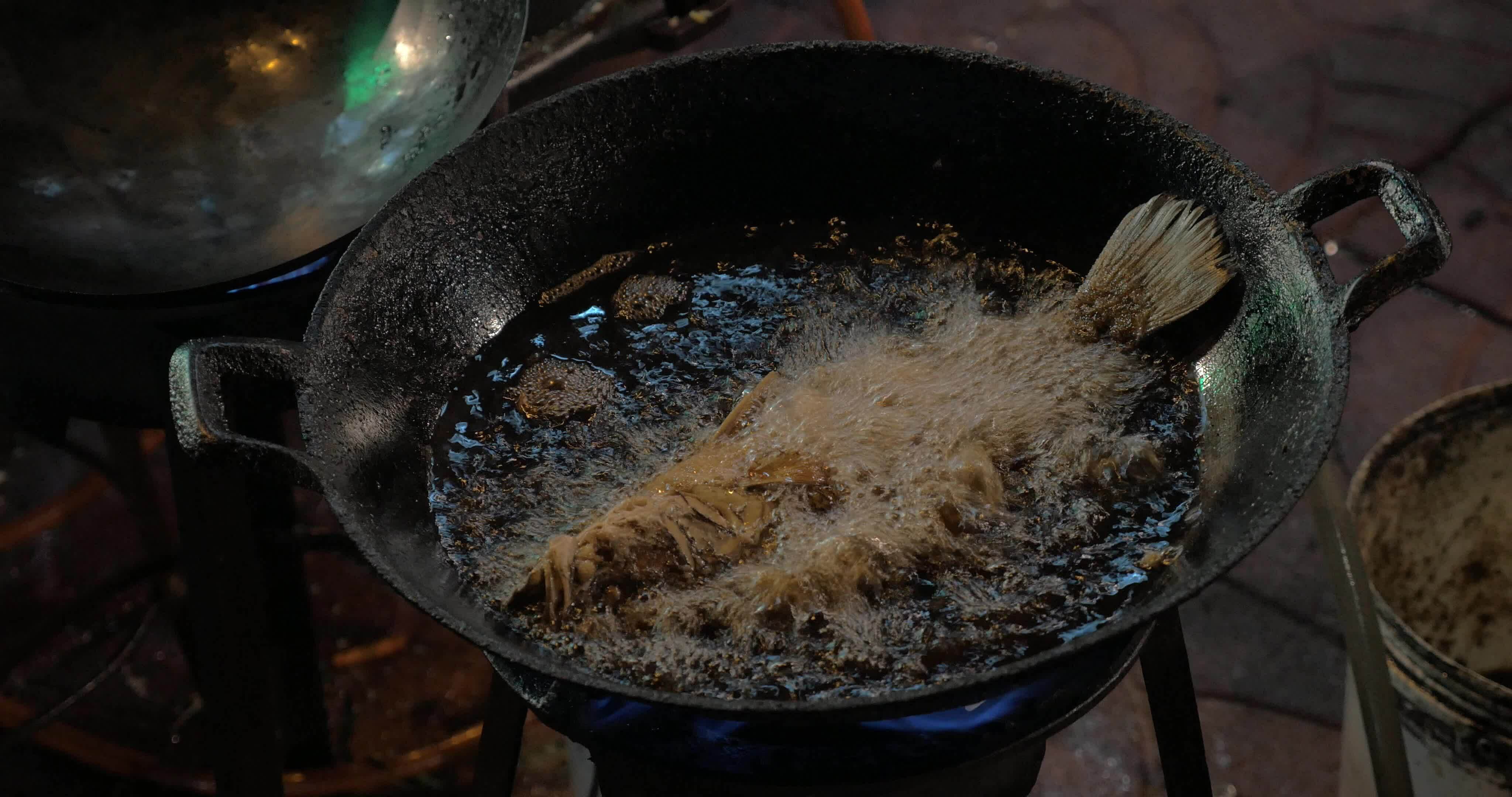 Cooking street food in Bangkok, Thailand 28897913 Stock Video at Vecteezy