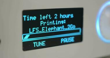 Electronic scoreboard with countdown to the end of work of 3D printer video