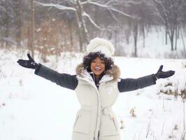 africano americano mujer disfruta el invierno Nevado día en juguetón emocional dinámica actitud ai generativo foto