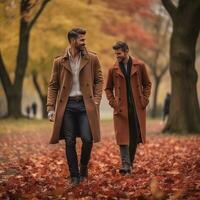 amoroso homosexual Pareja es disfrutando un romántico otoño día ai generativo foto