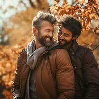 amoroso homosexual Pareja es disfrutando un romántico otoño día ai generativo foto