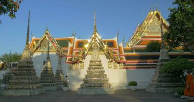 Buddhist Mönch im Marmor Tempel Bangkok, Thailand video