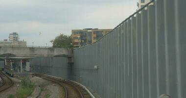 trein aankomen naar de stad station video