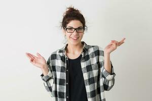 retrato de joven hipster bonito mujer en a cuadros camisa foto