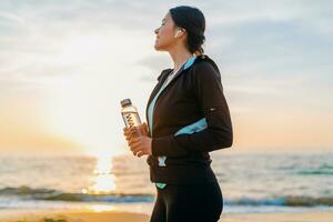 woman doing sports in morning photo