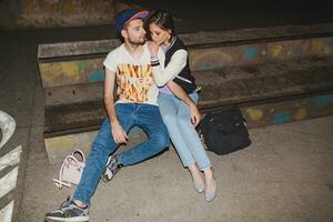 joven elegante hipster Pareja en amar, estilo atuendo foto