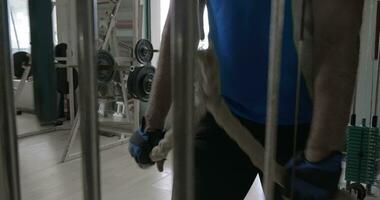 poids exercice dans le Gym video