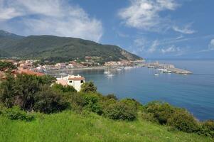 ver a marciana centro de deportes acuáticos en isla de Elba, Toscana, Mediterráneo mar, italia foto