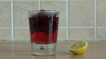 hibiscus tea lemon health glass video
