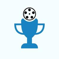 película campeonato trofeo logo diseño concepto con película y trofeo icono vector