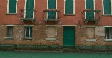 vue de Venise avec ses canaux et ancien architecture video