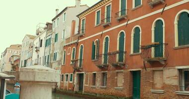 oud architectuur en grachten van Venetië, Italië video