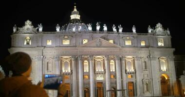 Taking pictures of night St Peters Basilica video