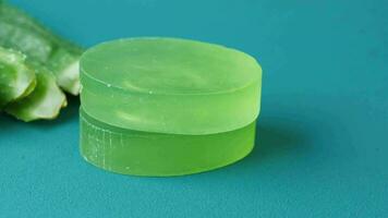transparent aloe vera naturlig tvål bar video