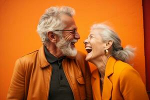 un mayor Pareja bailando felizmente y mirando a cada otro en felicidad foto