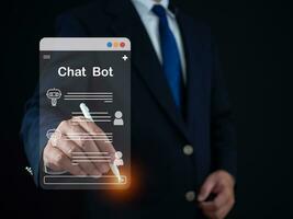 un empresario es utilizando un bolígrafo a escribir un pregunta ese él quiere un ai a respuesta. chatbot sistema concepto. ai concepto foto