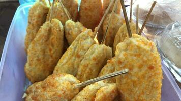 A viral street snack made from breadcrumbs as the basic ingredient. video