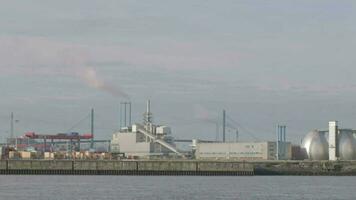 Hambourg Port - ordinateur de poche coup video