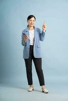 full body photo of a middle-aged businesswoman