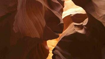 antilope canyon pour Contexte - impressionnant Roche formations dans page Arizona création labyrinthe, abstrait modèle grès des murs et poutres de lumière du soleil video