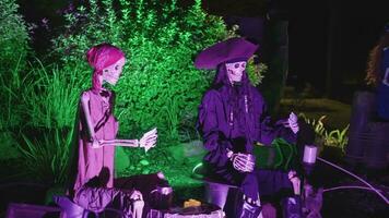 creativo raccapricciante Halloween Schermo decorazioni casa giardino davanti cortile arredamento nel un' Quartiere video