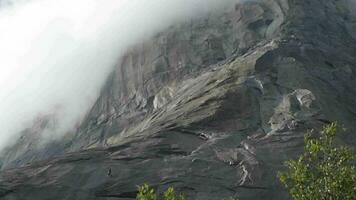 el Capitán el más icónico vertical rock formación en yosemite nacional parque famoso para rock escaladores video
