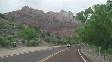 toneel- het rijden Bij Zion nationaal park in zuidwesten Utah Verenigde Staten van Amerika video