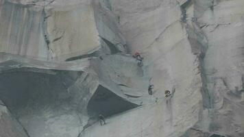 el Capitän das die meisten ikonisch Vertikale Felsen Formation im Yosemit National Park berühmt zum Felsen Kletterer video