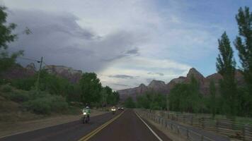 panoramico guida a Sion nazionale parco nel sud-ovest Utah Stati Uniti d'America video