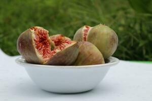 Figs photos in different positions