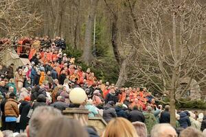 ternopil, Ucrania - abril 2, 2023 muchos personas durante misión en complejo de ucranio Jerusalén en el mari espiritual centrar de zarvanitsia en el terebovlya distrito de el ternopil foto