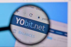 Homepage of yobit website on the display of PC, url - yobit.net. photo