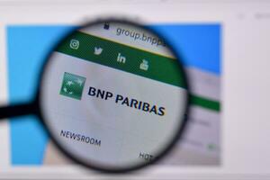 Homepage of bnp paribas website on the display of PC, url - group.bnpparibas. photo