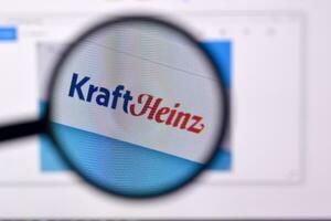 Homepage of kraft heinz company website on the display of PC, url - kraftheinzcompany.com. photo