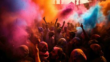 personas celebrar vistoso holi festival en India, anual turismo colores, India foto