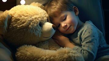 un linda pequeño chico abrazos un grande suave osito de peluche oso. foto