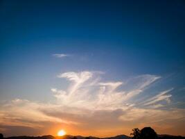 The sun and beautiful evening sky are suitable for the background photo