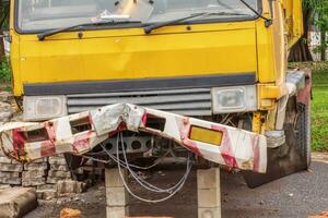 Broken yellow car photo