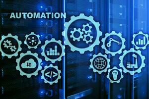 concepto de aumento de productividad de automatización. proceso de tecnología en un fondo de sala de servidores foto