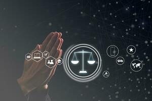 ver de un justicia equilibrar icono en un futurista interfaz foto