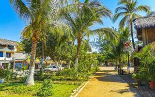 puerto escondido oaxaca mexico 2023 típico hermosa vistoso turista calle acera ciudad puerto escondido México. foto