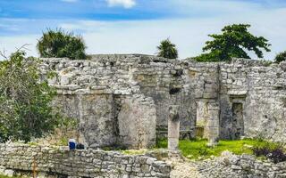 antiguo Tulum restos maya sitio templo pirámides artefactos paisaje México. foto